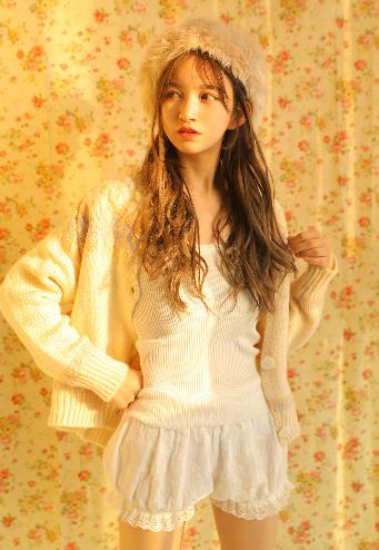 他的巨物撑开她的花缝的导演是谁